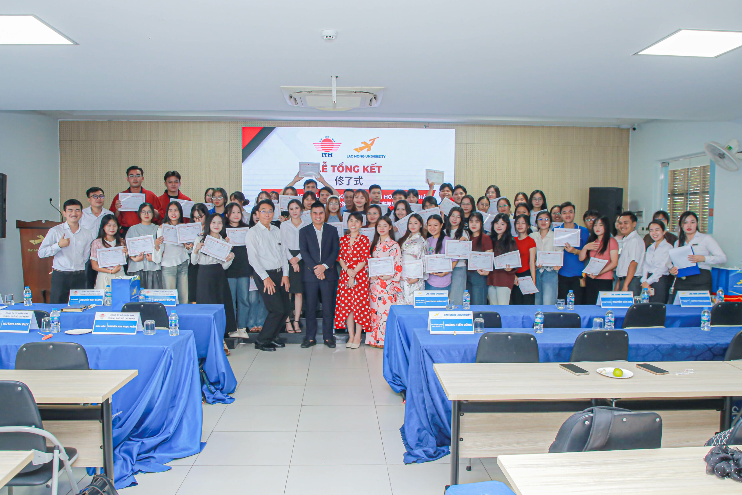 ITM trao chứng nhận tiếng Nhật cho sinh viên Đại học Lạc Hồng